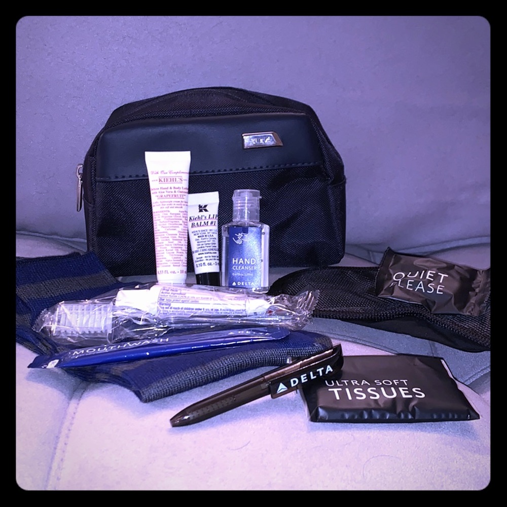 TUMI w/ KIEHL’S | case and amenity kit